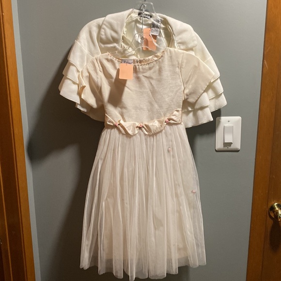 BRAND NEW GIRLS DRESS SIZE 7/8! COLOR IS IVORY. STUNNING IN PERSON. NWT. - Picture 6 of 13